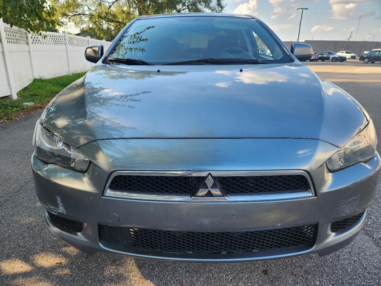 Mitsubishi Lancer ES 2012