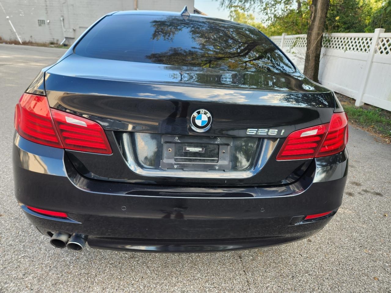 BMW 5-Series 528i 2014