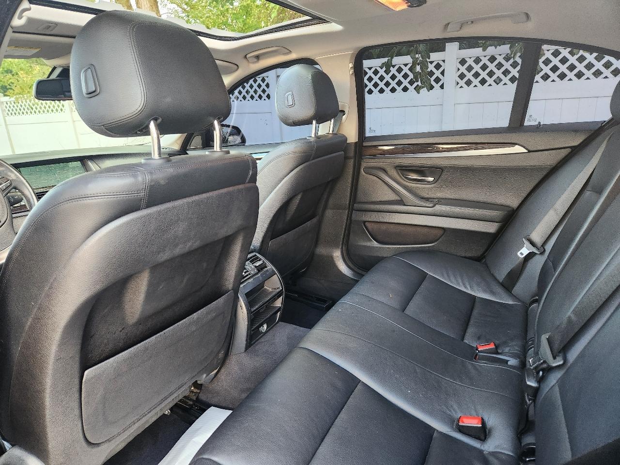 BMW 5-Series 528i 2014