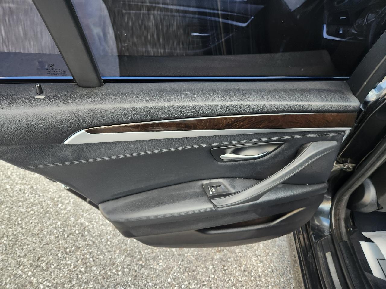 BMW 5-Series 528i 2014