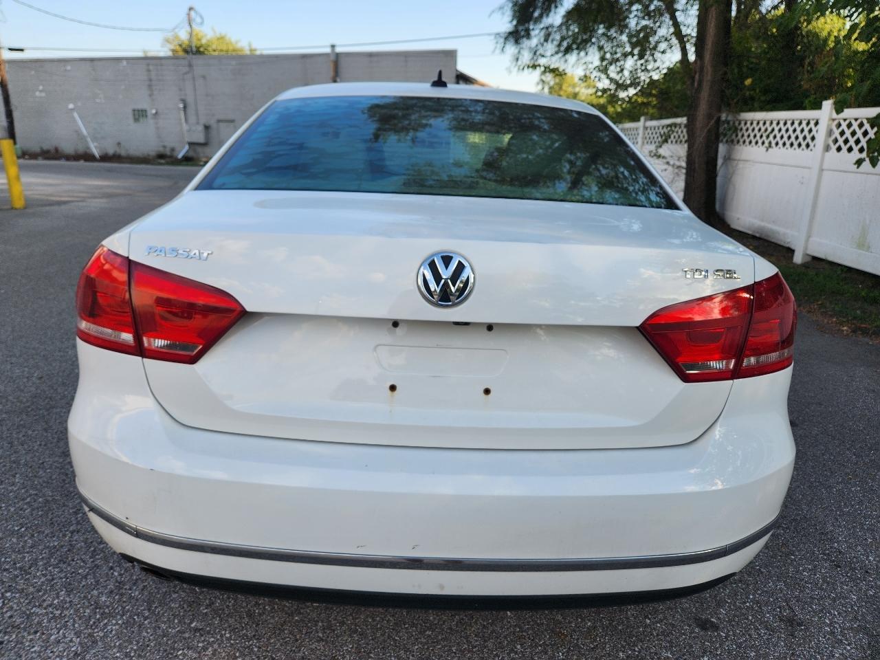 Volkswagen Passat 2.0L TDI SE AT 2014