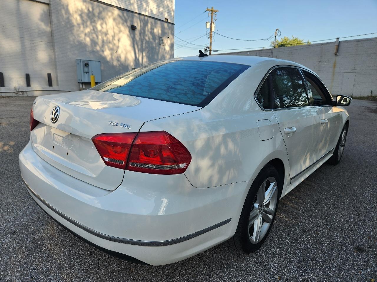 Volkswagen Passat 2.0L TDI SE AT 2014