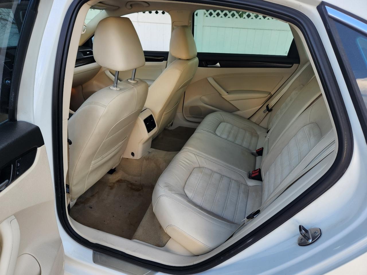 Volkswagen Passat 2.0L TDI SE AT 2014