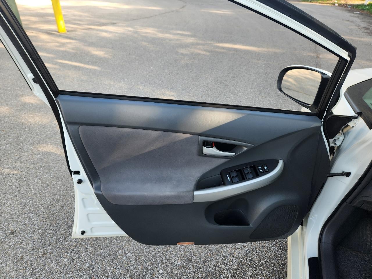Toyota Prius Prius V 2010