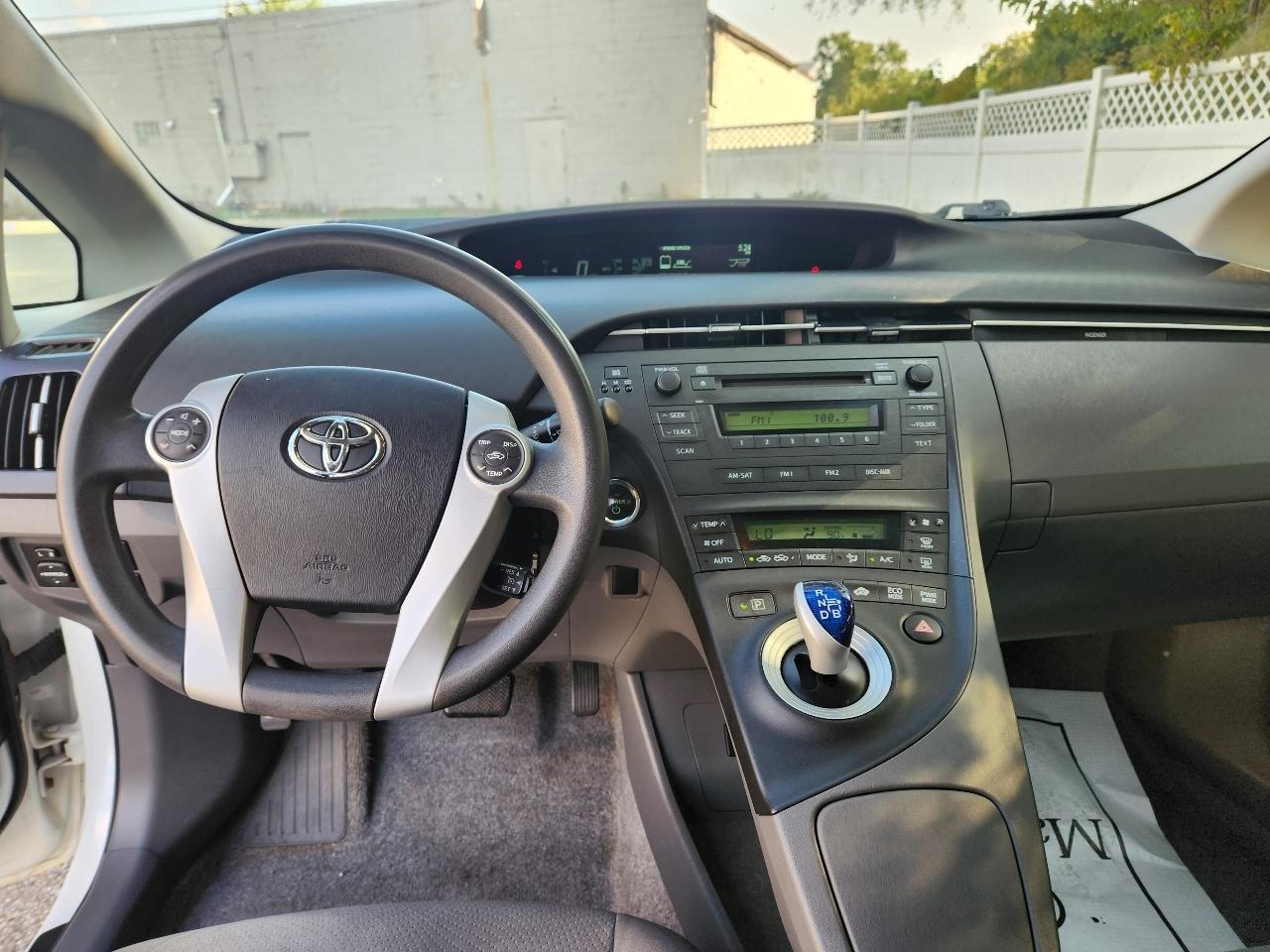 Toyota Prius Prius V 2010