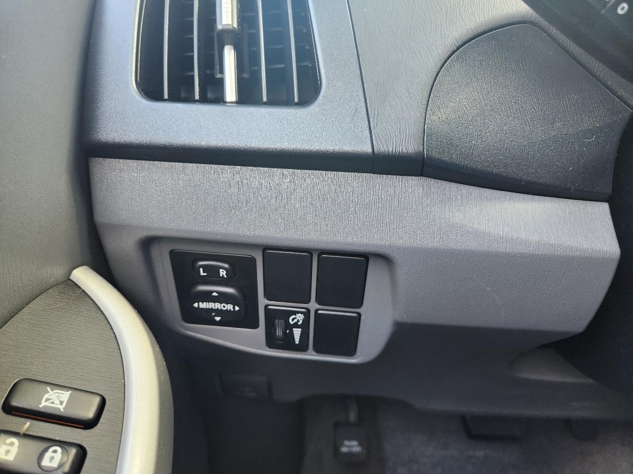 Toyota Prius Prius V 2010