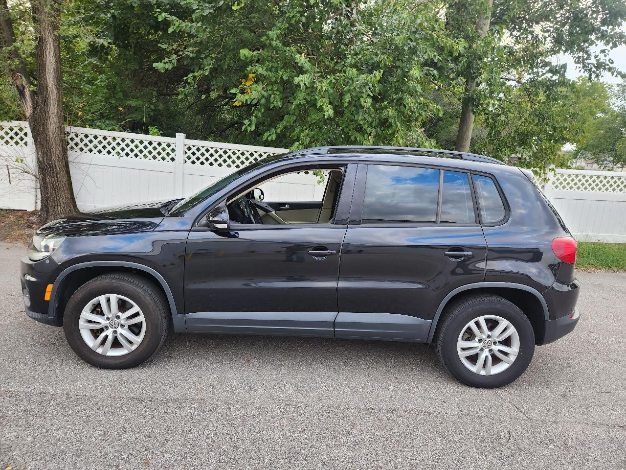 Volkswagen Tiguan SE 2016