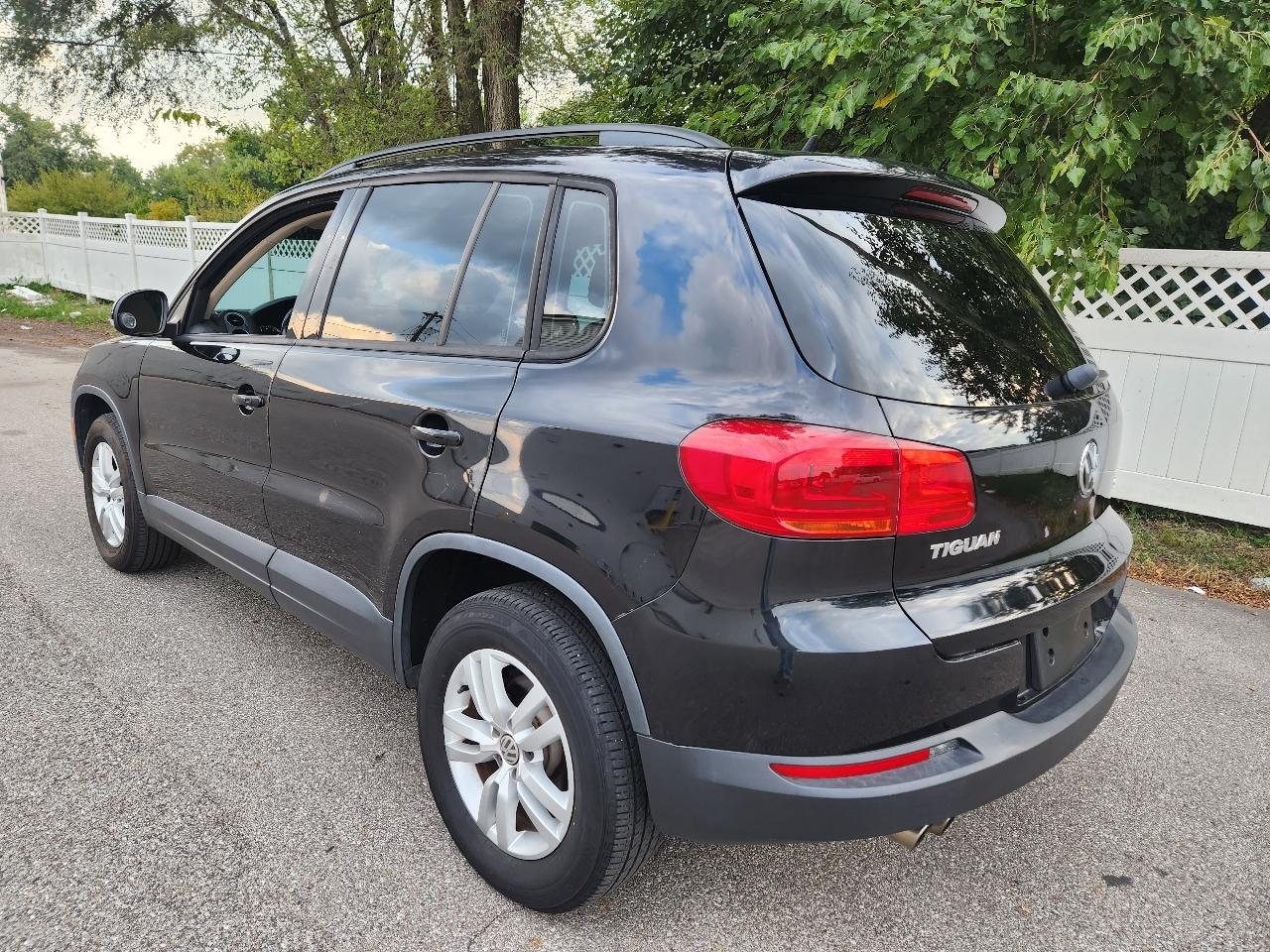 Volkswagen Tiguan SE 2016
