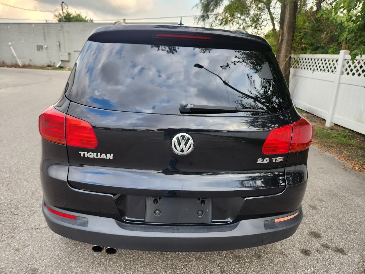 Volkswagen Tiguan SE 2016