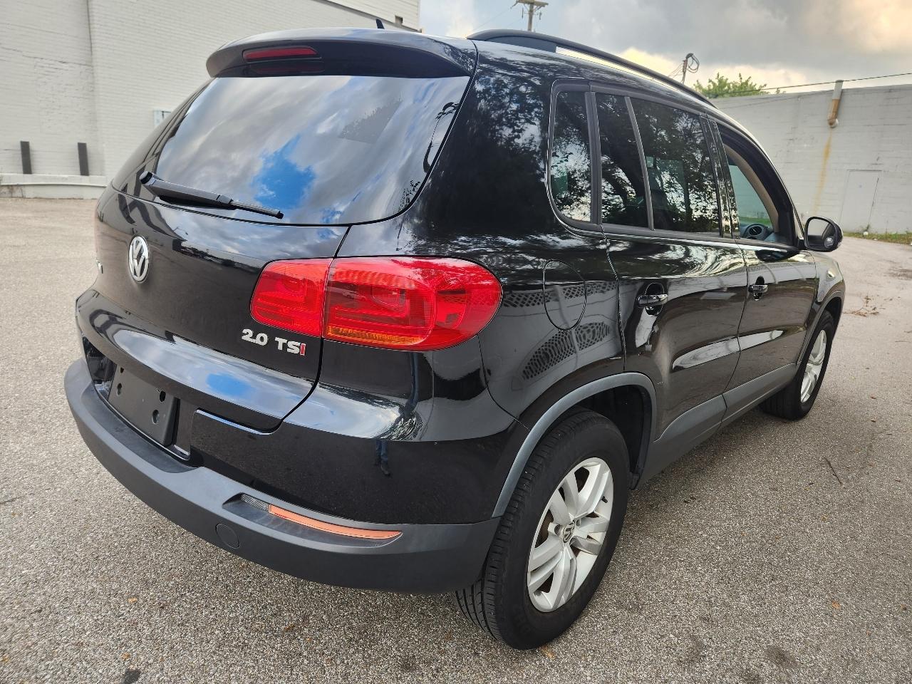 Volkswagen Tiguan SE 2016