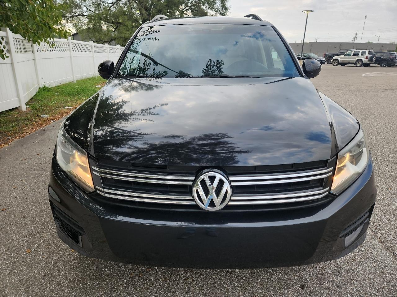 Volkswagen Tiguan SE 2016