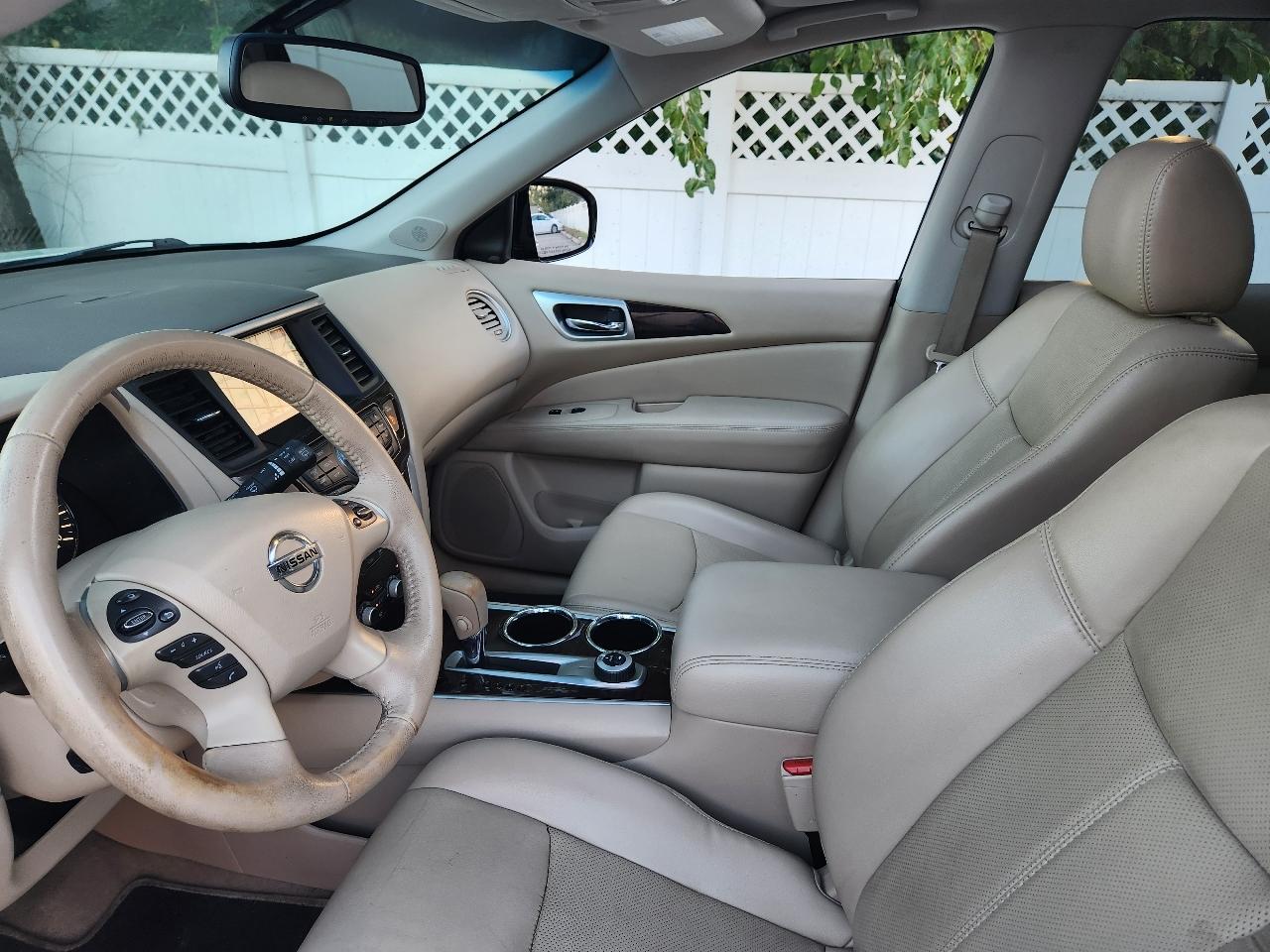 Nissan Pathfinder SV 4WD 2015