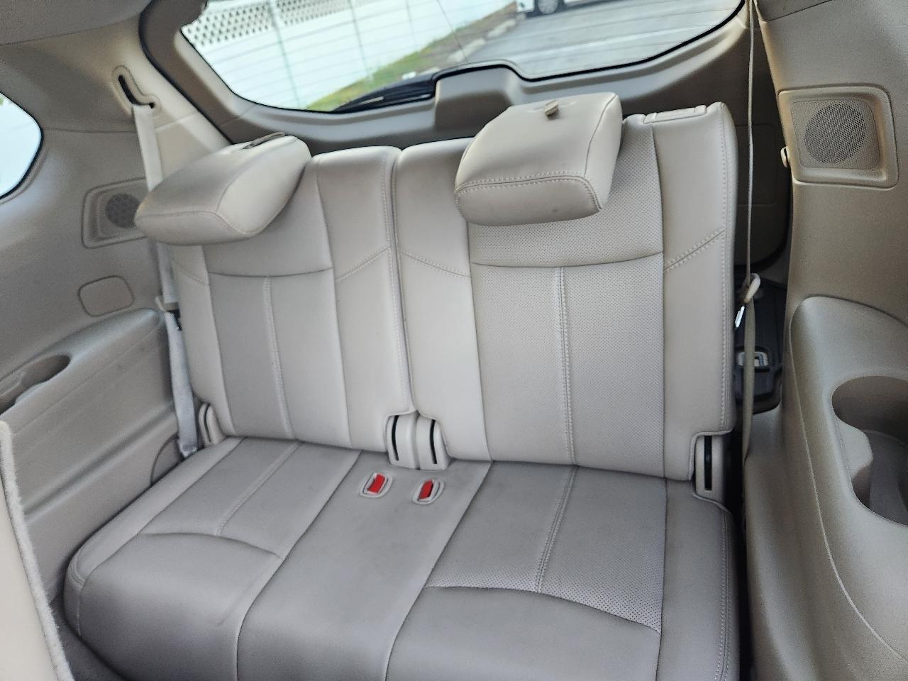 Nissan Pathfinder SV 4WD 2015