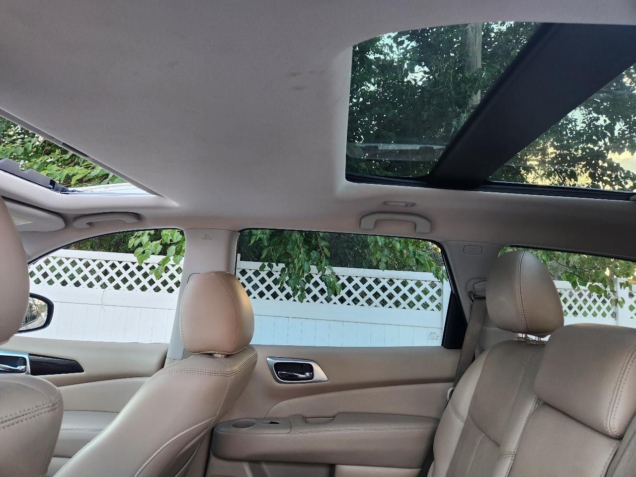 Nissan Pathfinder SV 4WD 2015