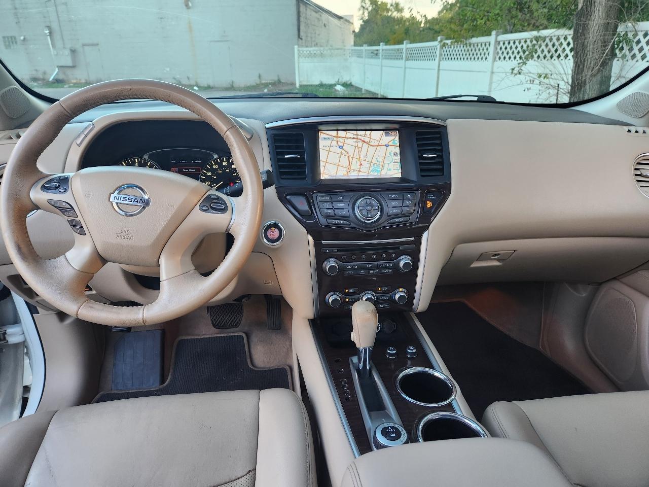 Nissan Pathfinder SV 4WD 2015