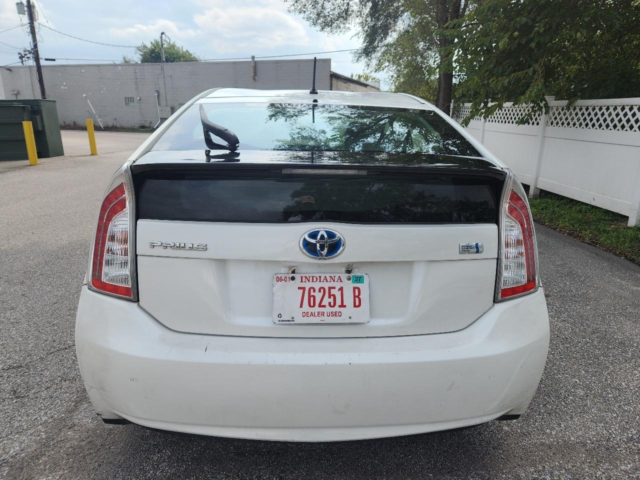 Toyota Prius photo 4