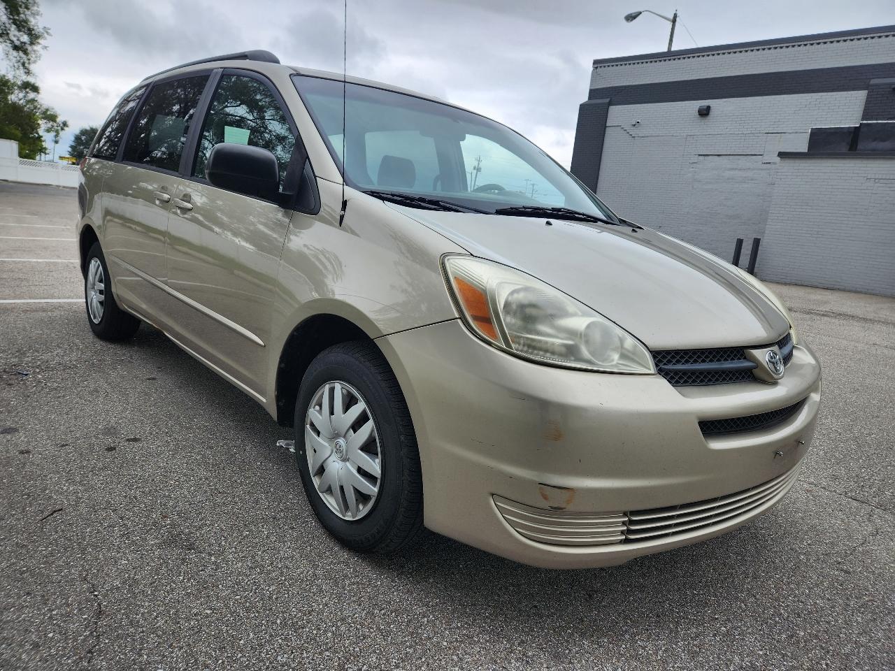 Toyota Sienna photo 6