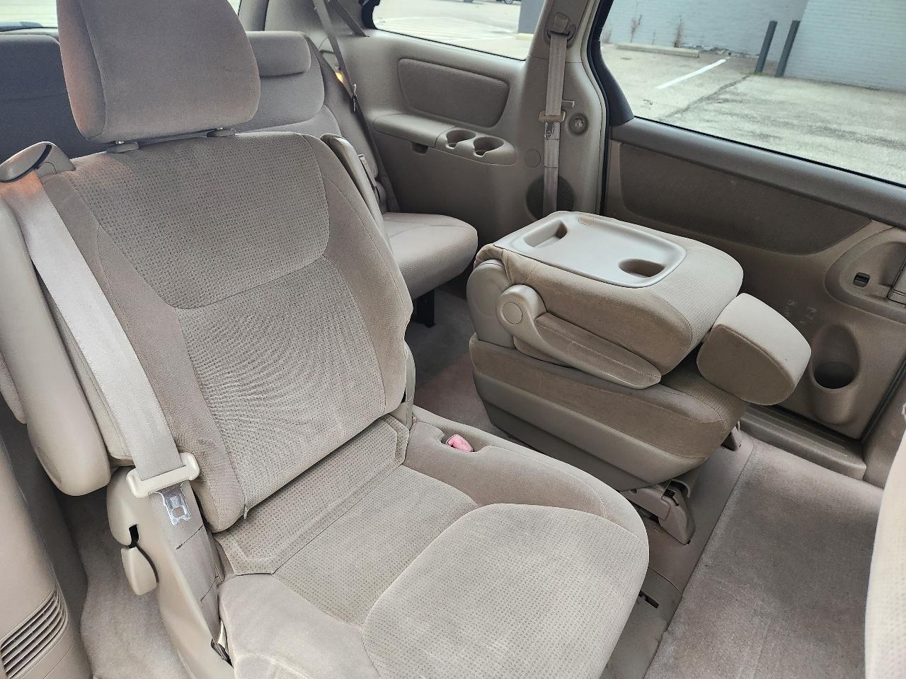 Toyota Sienna photo 10