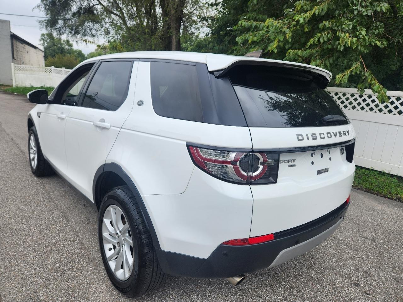 Land Rover Discovery Sport photo 3