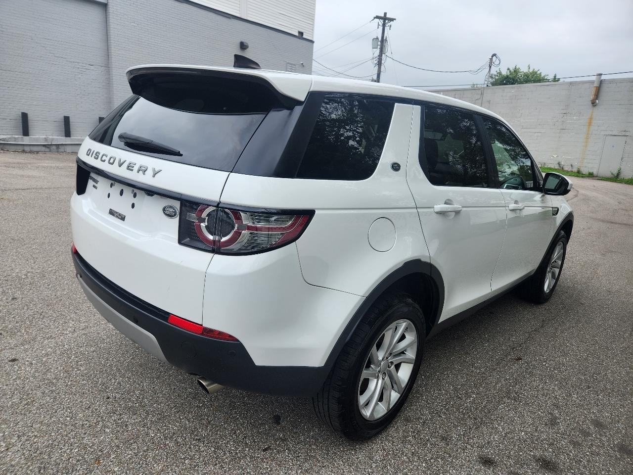 Land Rover Discovery Sport photo 5