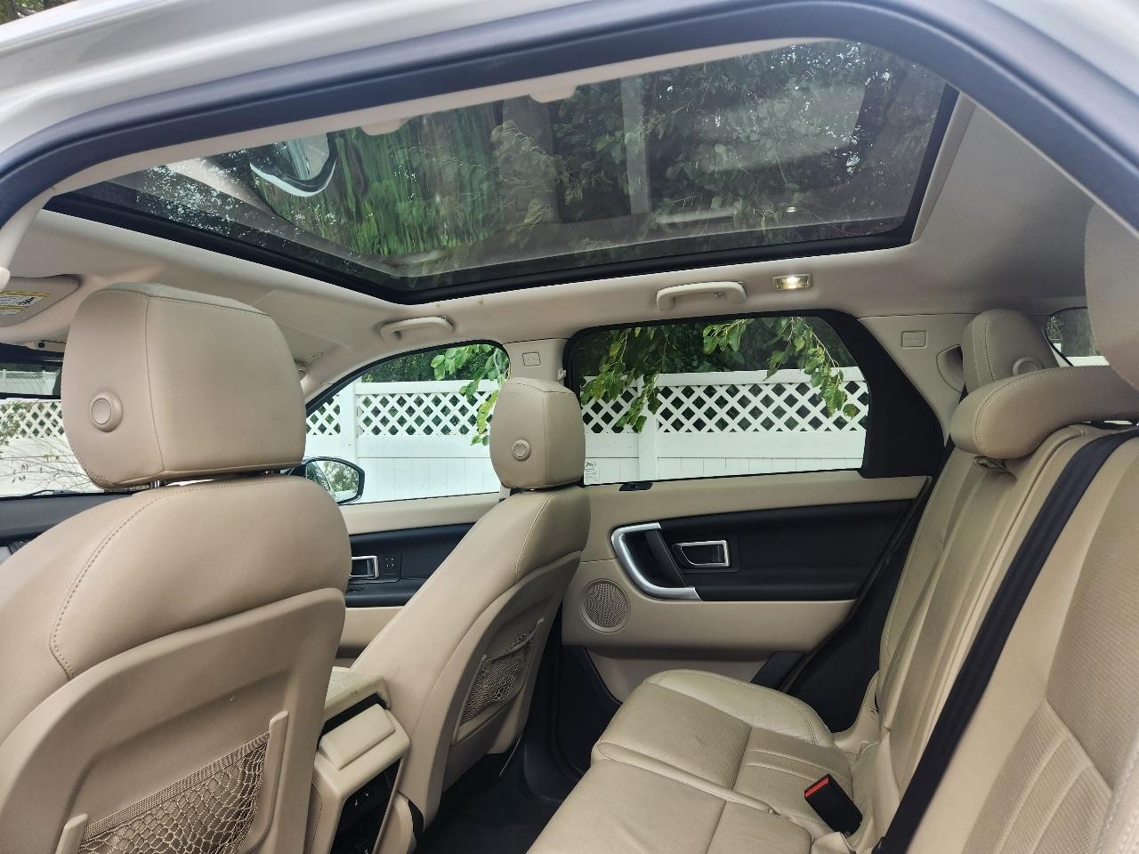 Land Rover Discovery Sport photo 10