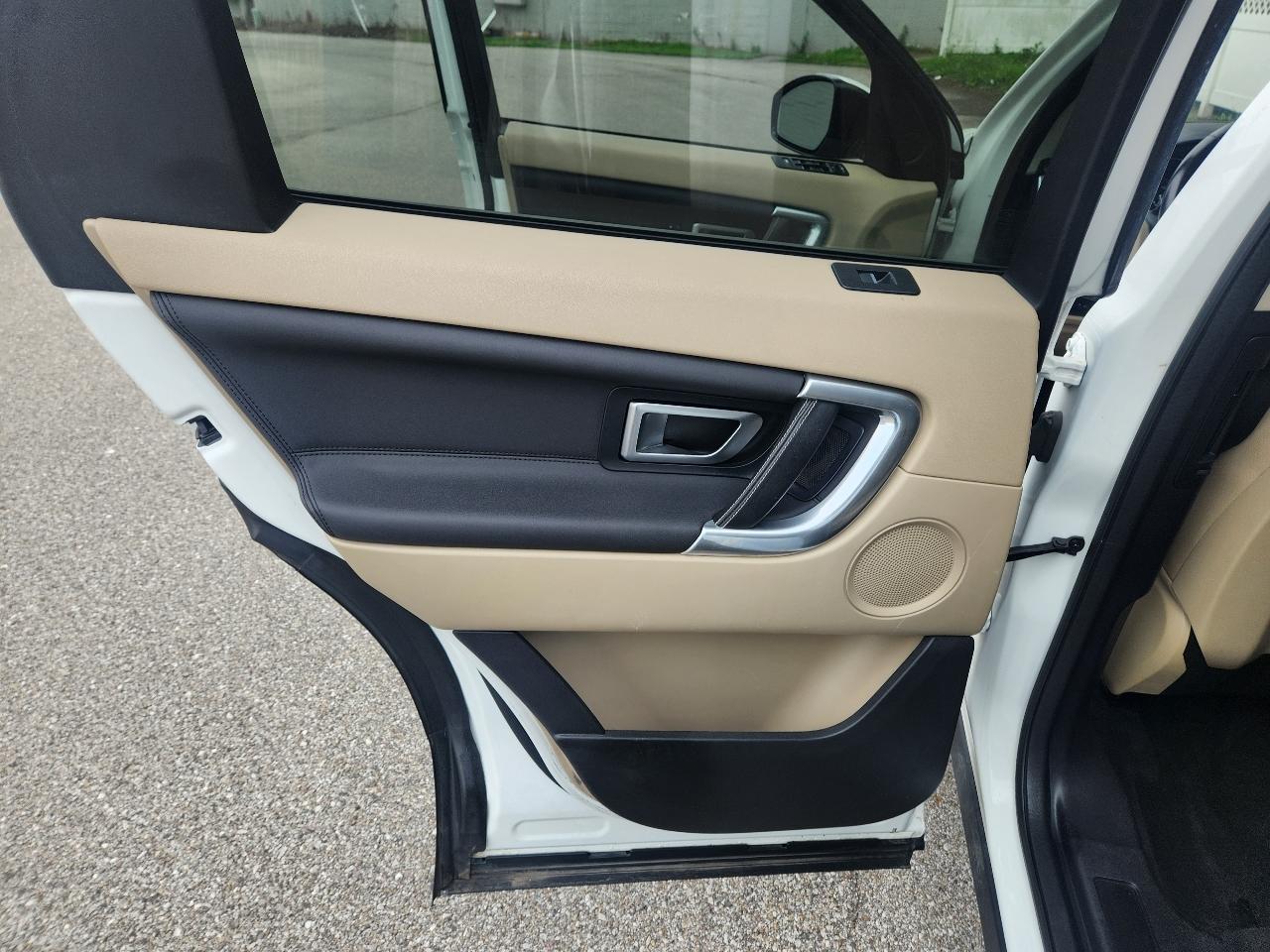 Land Rover Discovery Sport photo 12