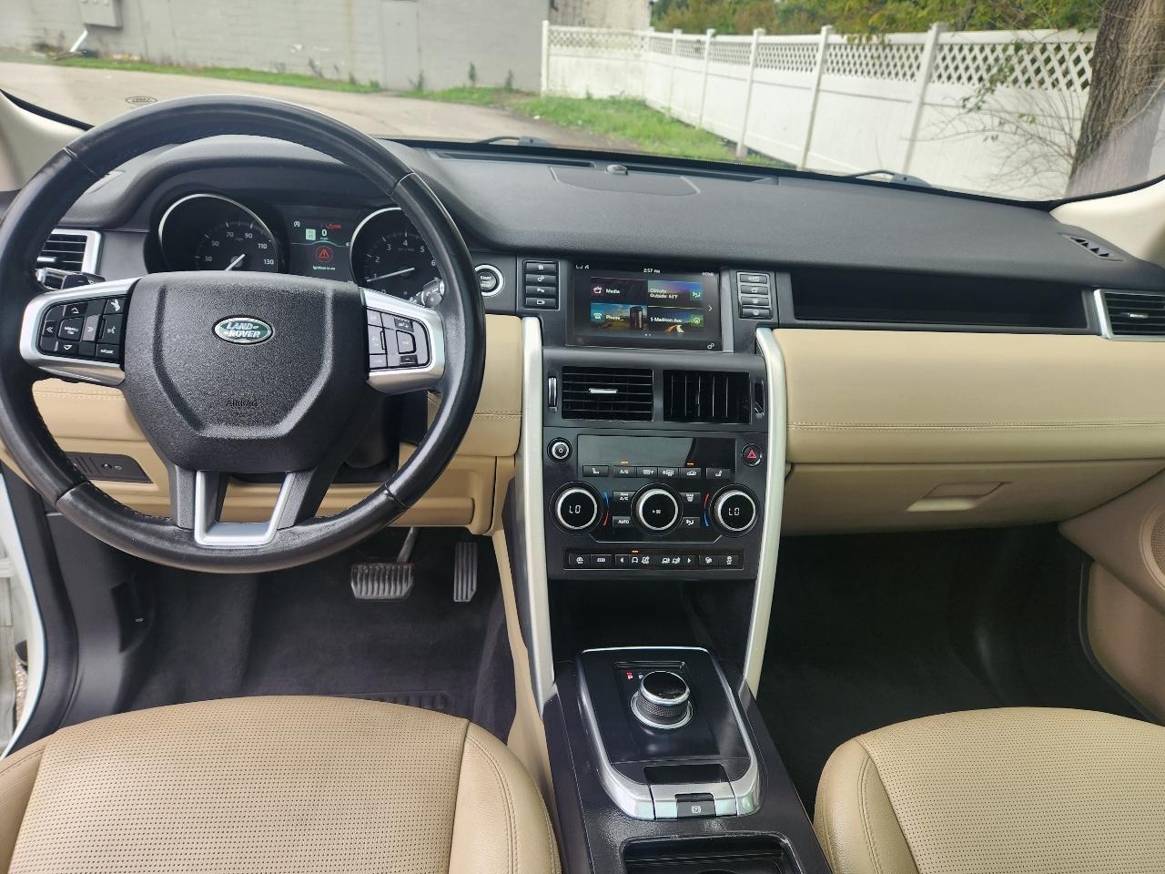 Land Rover Discovery Sport photo 14