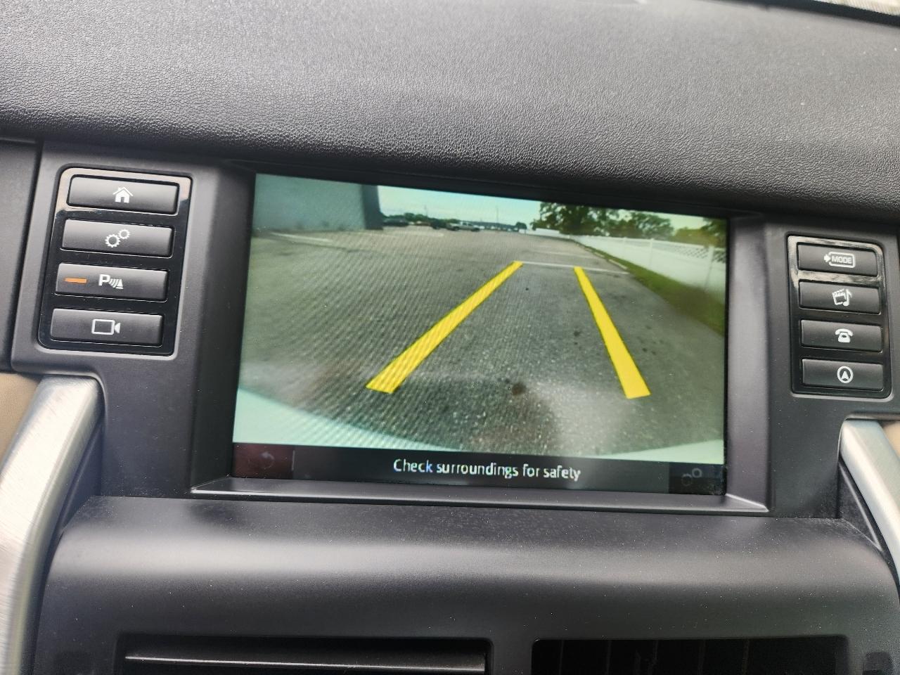 Land Rover Discovery Sport photo 16