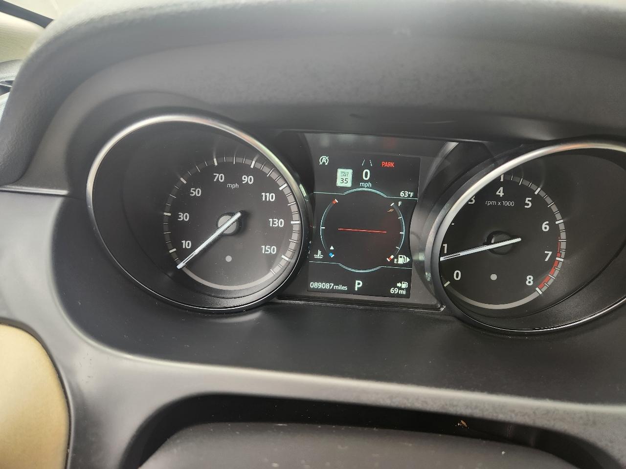 Land Rover Discovery Sport photo 17