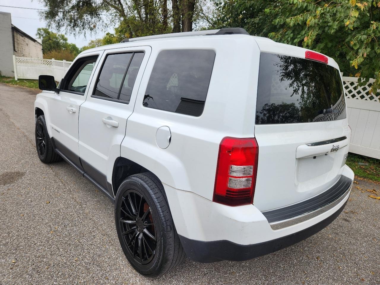 Jeep Patriot Latitude 2WD 2016