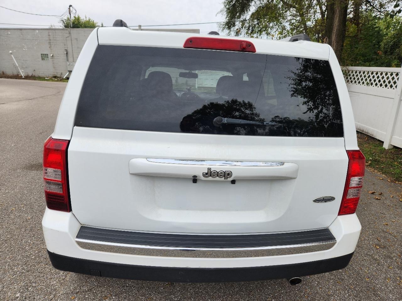 Jeep Patriot Latitude 2WD 2016
