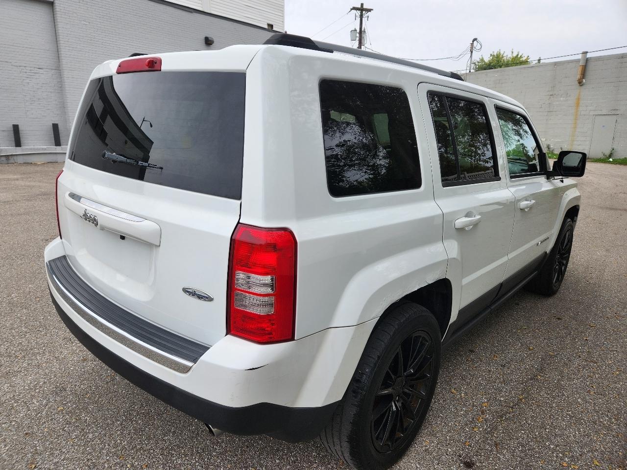 Jeep Patriot Latitude 2WD 2016