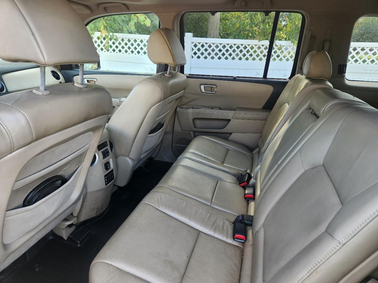 Honda Pilot Touring 4WD with DVD 2009