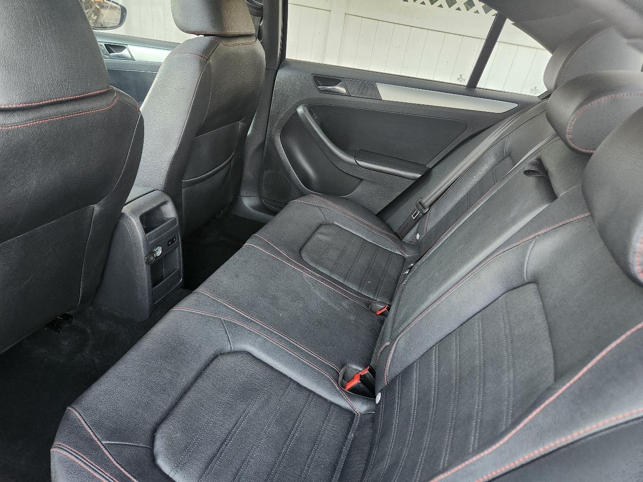 Volkswagen Jetta 2.0T GLI 2012