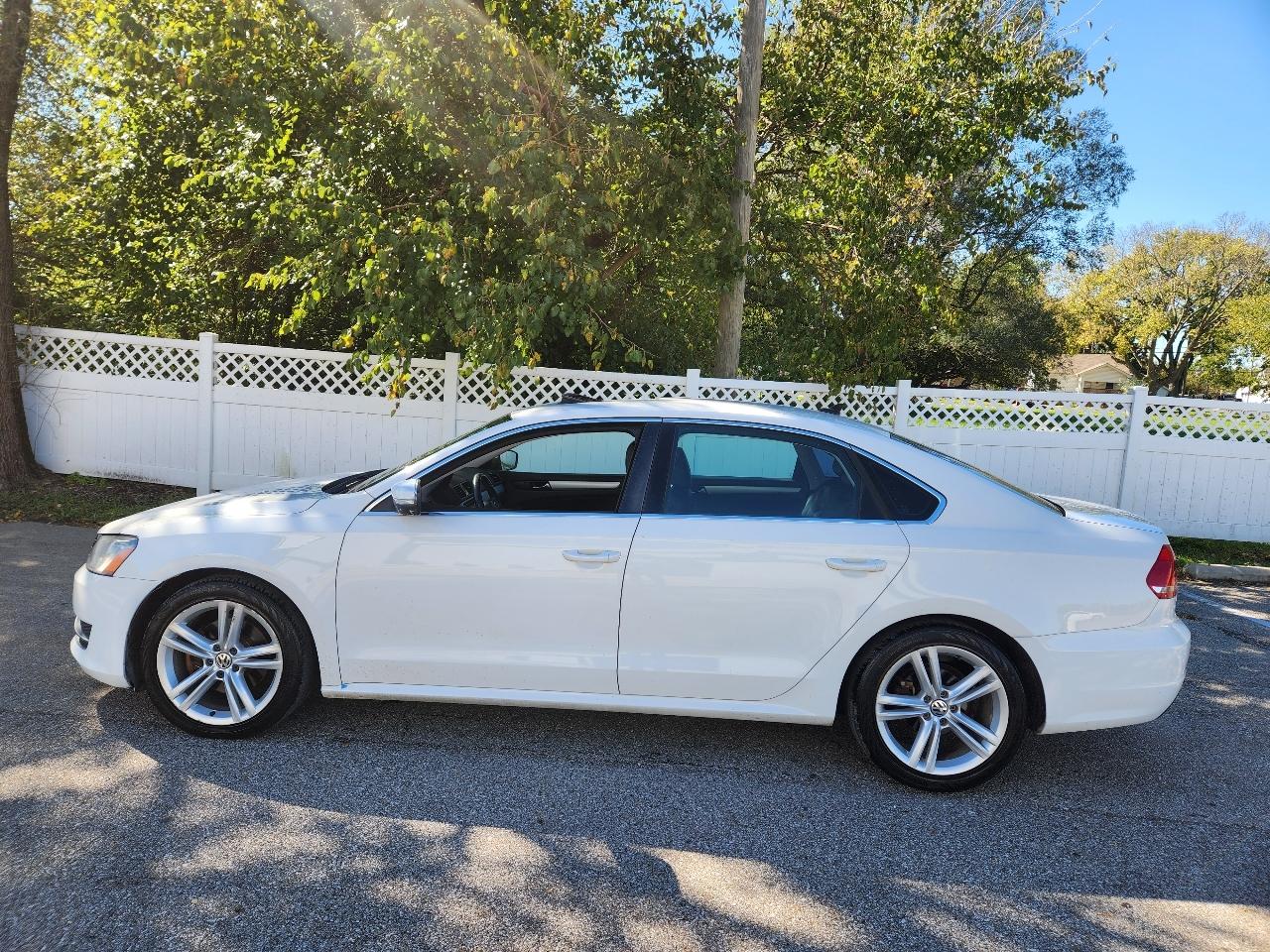 Volkswagen Passat 2.5L SE AT 2013