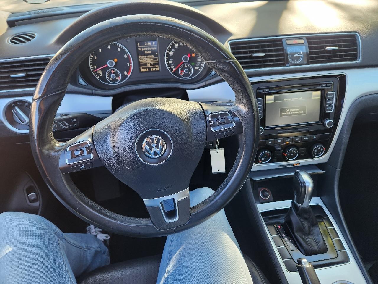 Volkswagen Passat 2.5L SE AT 2013