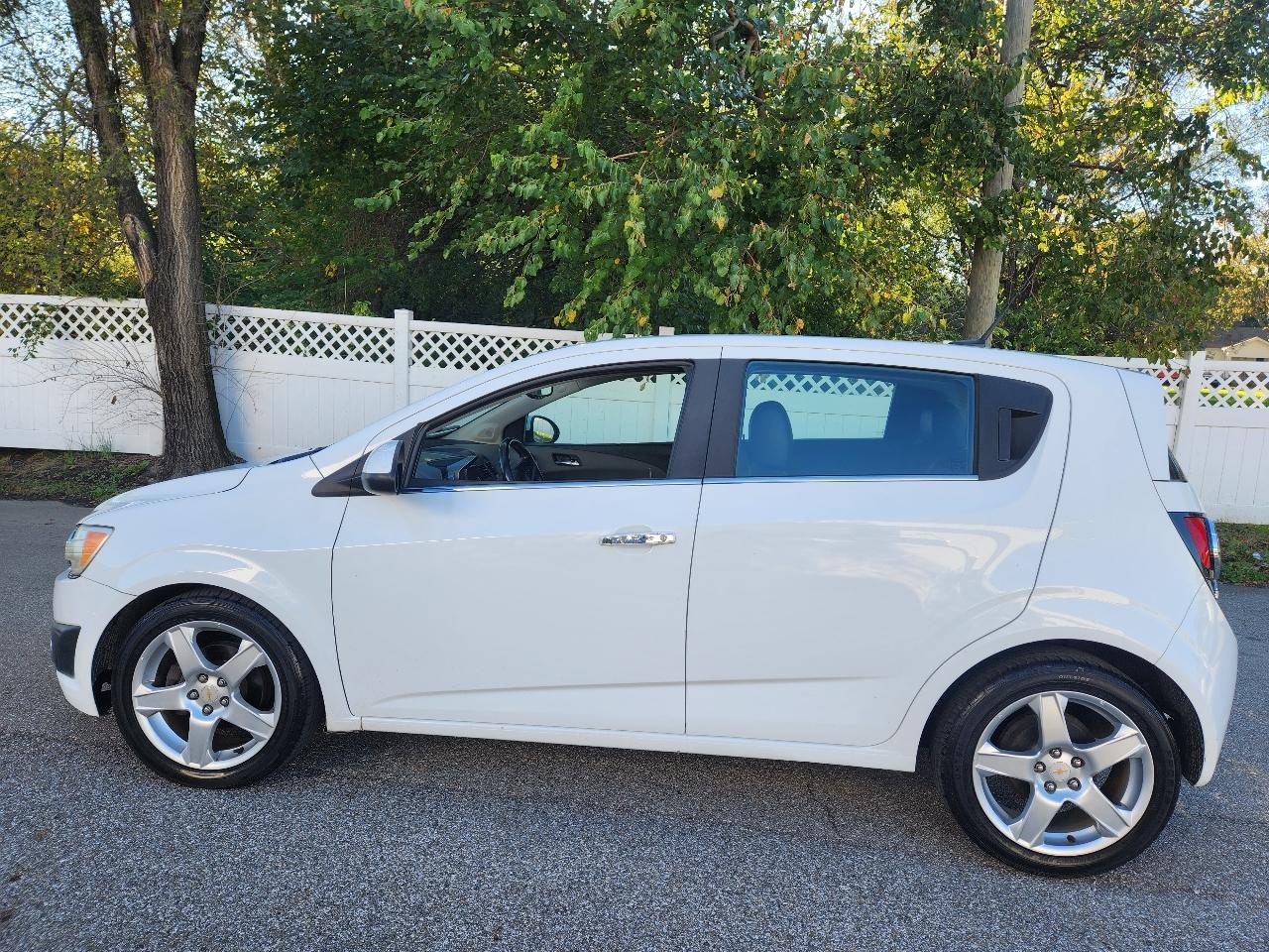 Chevrolet Sonic LTZ 5-Door 2012