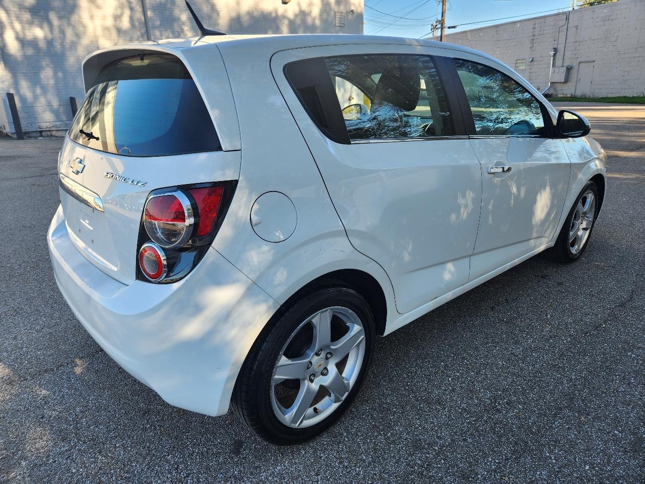 Chevrolet Sonic LTZ 5-Door 2012