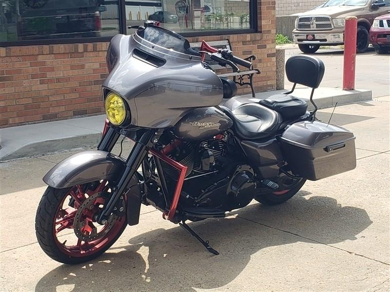 Harley-Davidson FLHX  2010