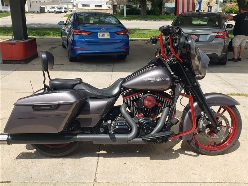 Harley-Davidson FLHX  2010
