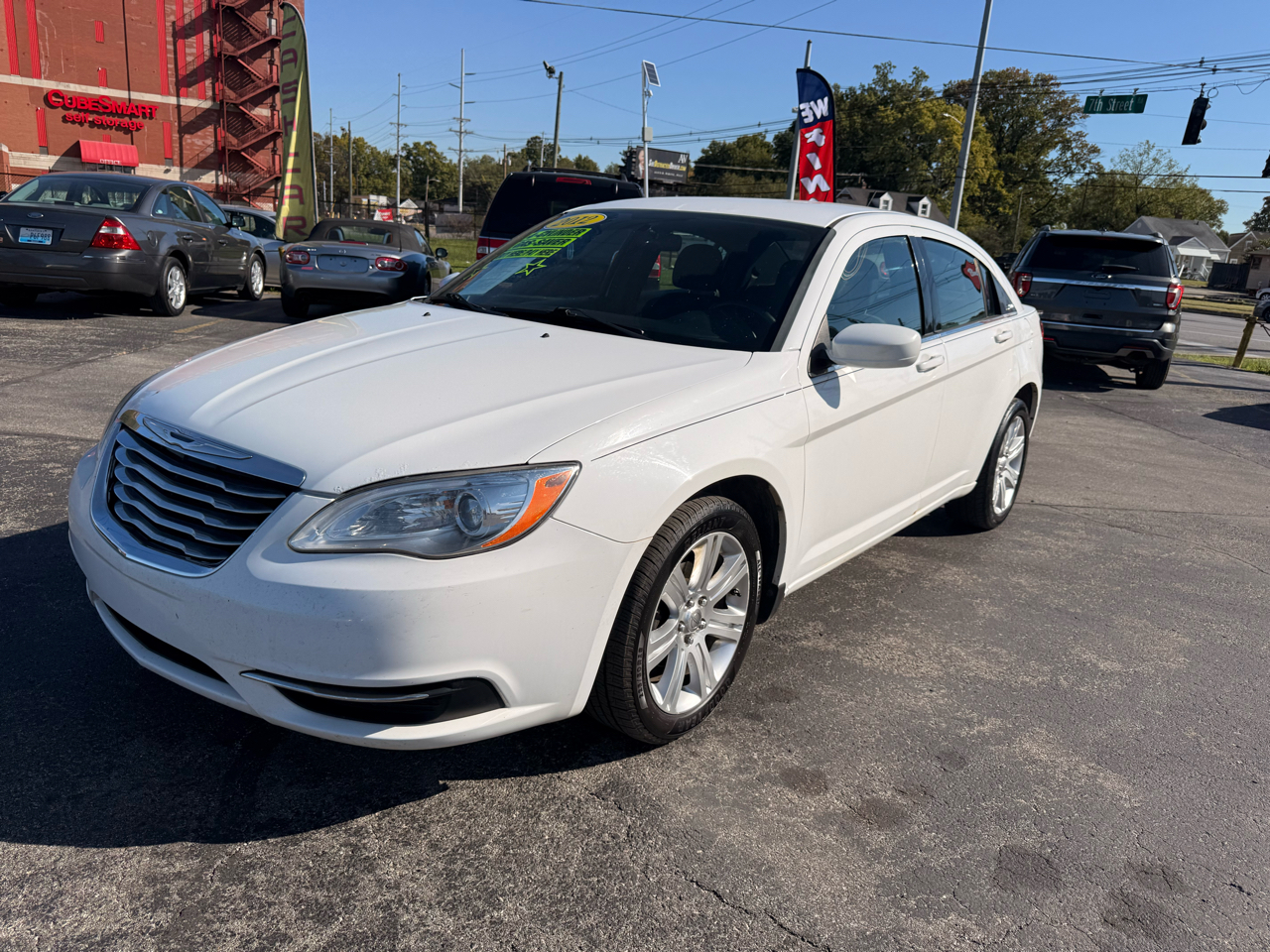 Chrysler 200 4dr Sdn Touring 2012 Chrysler 200 4dr Sdn Touring 2012