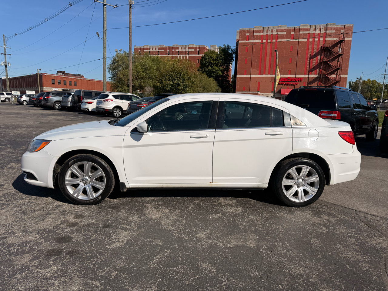 Chrysler 200 4dr Sdn Touring 2012 Chrysler 200 4dr Sdn Touring 2012