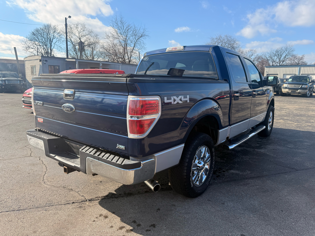 Ford F-150 SuperCrew 139" XLT 4WD 2010