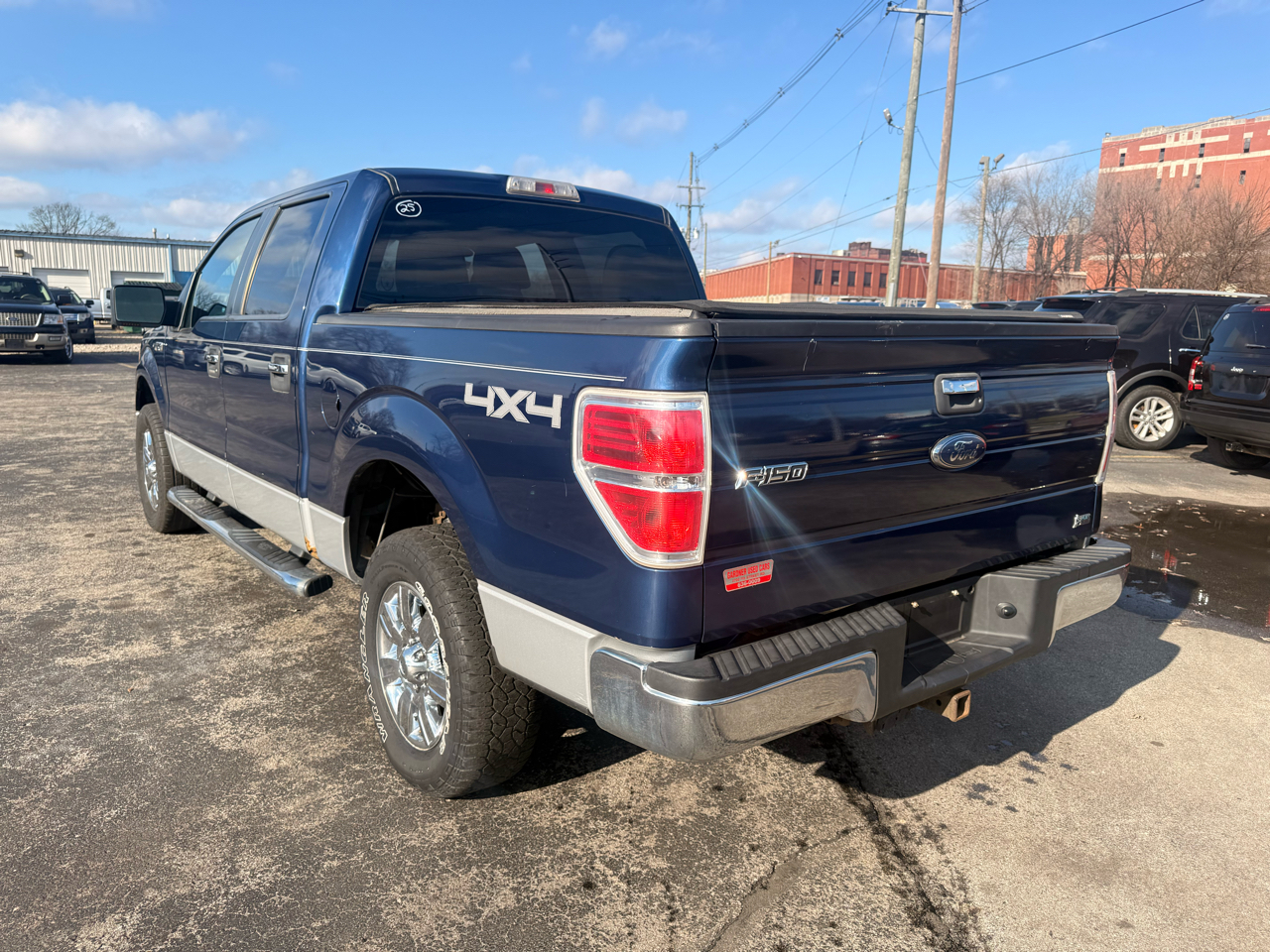 Ford F-150 SuperCrew 139" XLT 4WD 2010