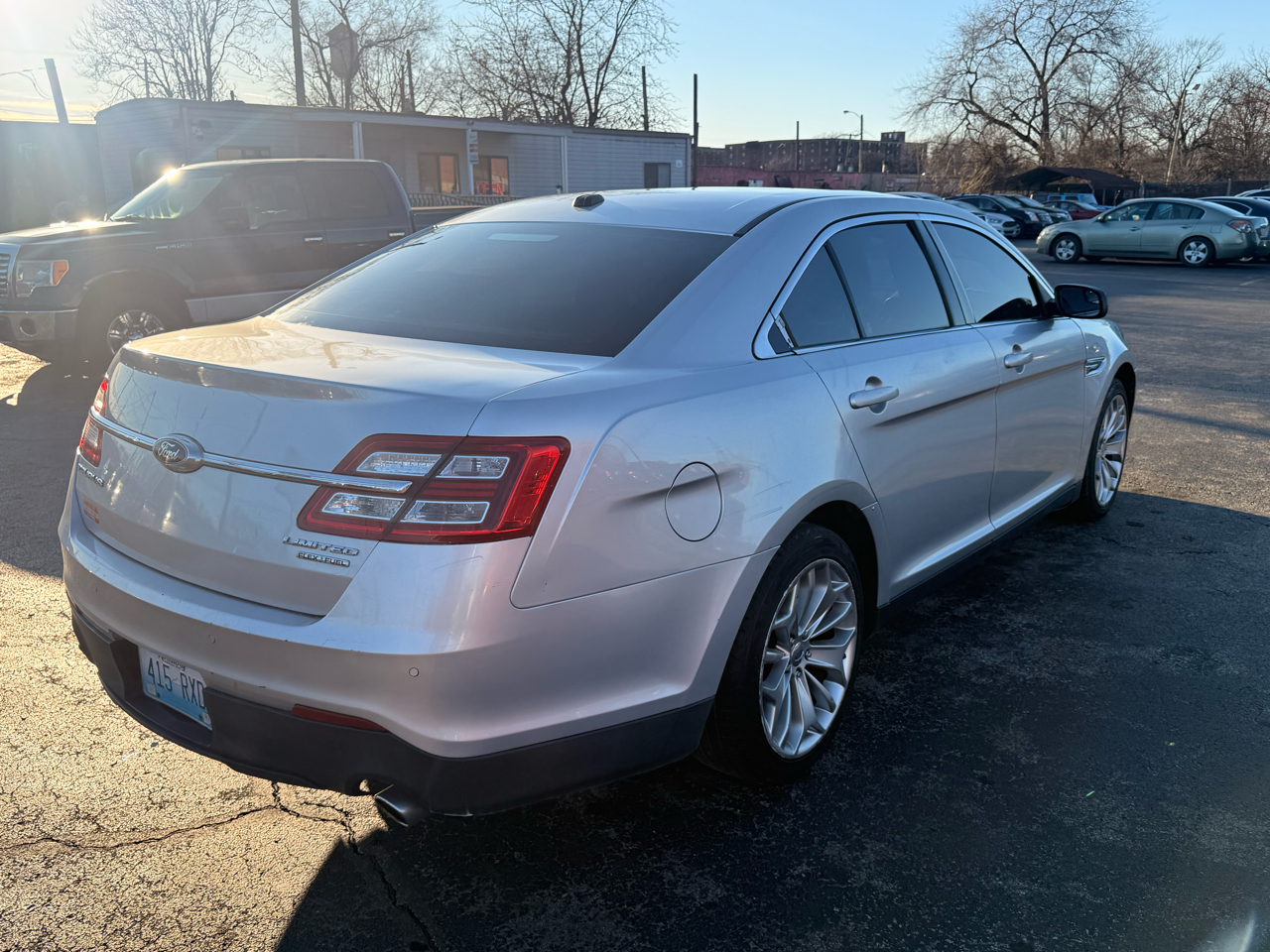 Ford Taurus 4dr Sdn Limited FWD 2013