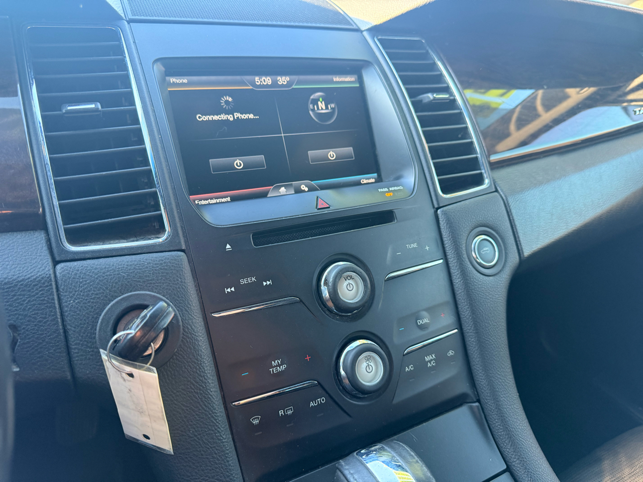 Ford Taurus 4dr Sdn Limited FWD 2013