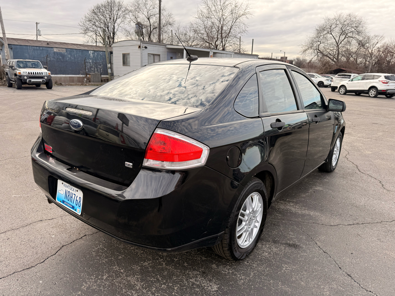 Ford Focus 4dr Sdn SE 2010