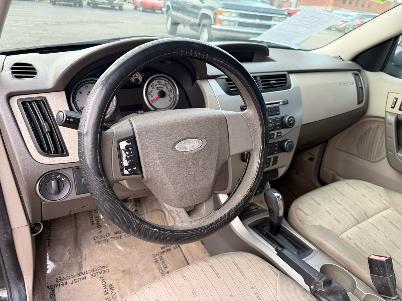 Ford Focus 4dr Sdn SE 2010