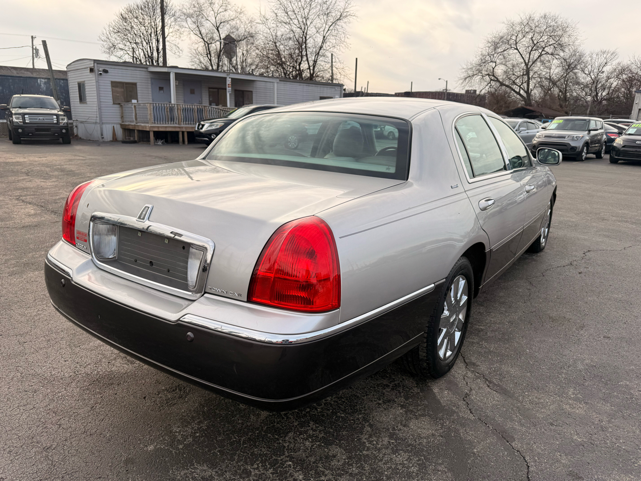 Lincoln Town Car 4dr Sdn Signature Limited 2005