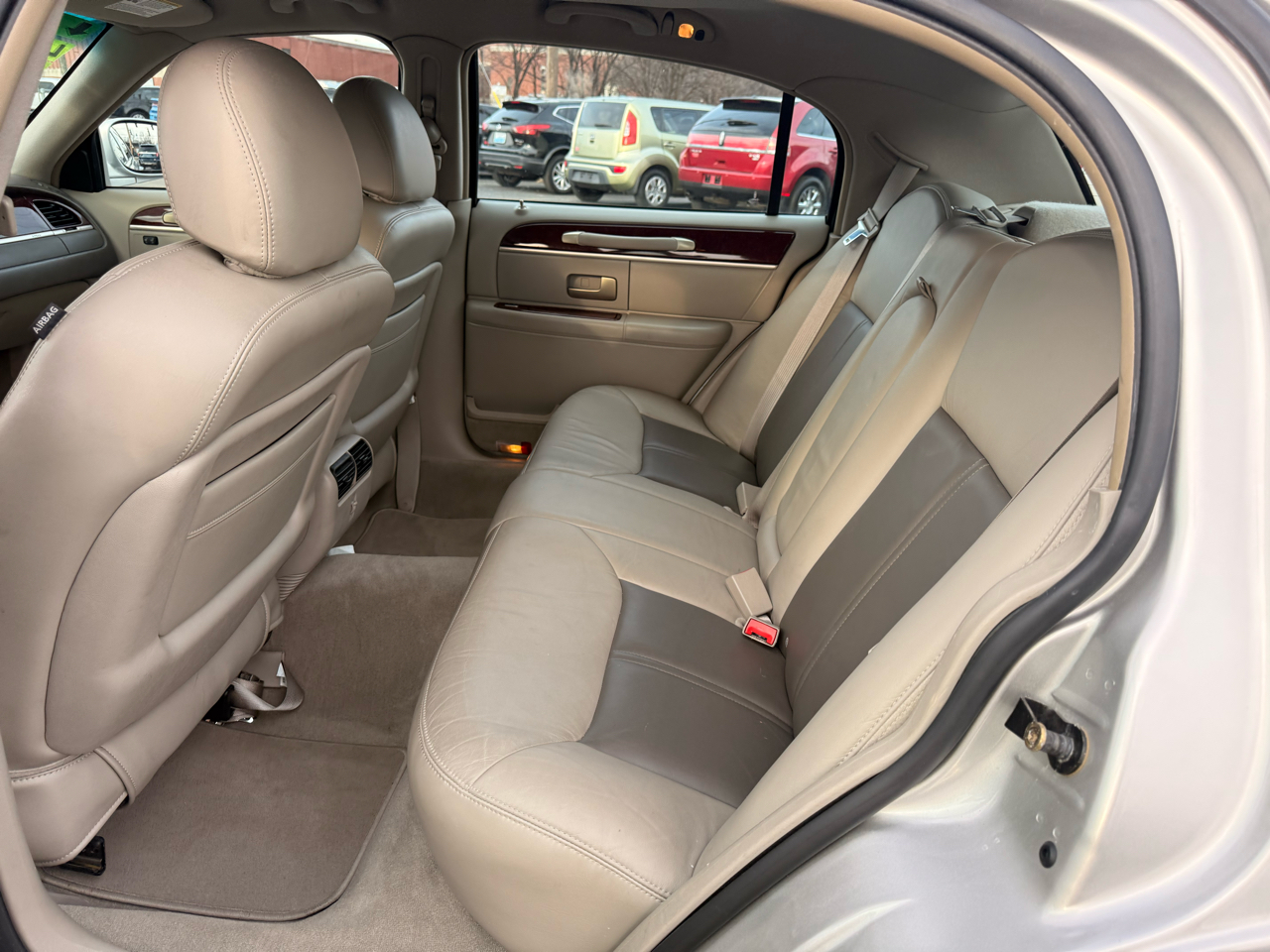 Lincoln Town Car 4dr Sdn Signature Limited 2005